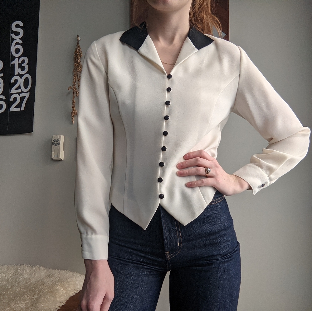 White Trailered Button-Down Collared Blouse - image 1